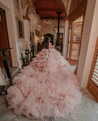 QUINCEAÑERAS